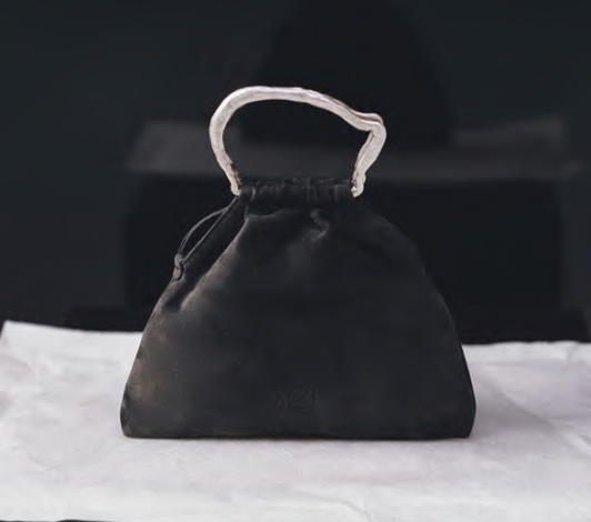 DELIA POUCH S
